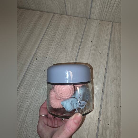 Vintage 80s Shell Shaped Hand Soaps Blue & Pink In A Goose Decorated Jar NWOT - Picture 1 of 4